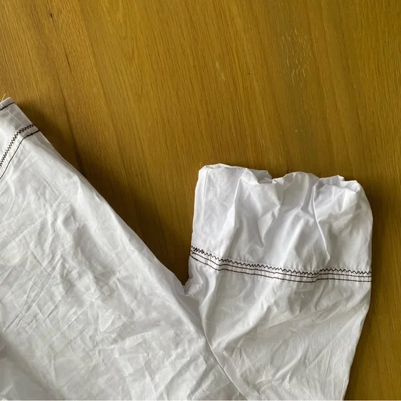NWT Zara White Puff Sleeve Blouse with Contrast Stitching - Size M - Picture 3 of 7